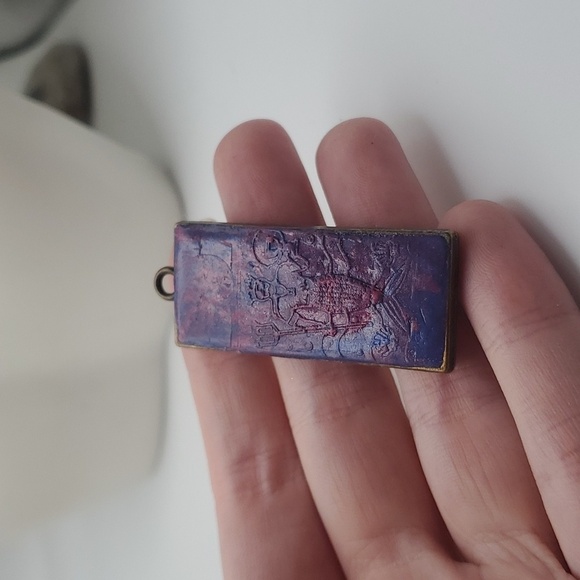 The sorceress in purple lapis stone carved one of a kind‎ necklace pendant 💜 - Picture 1 of 3